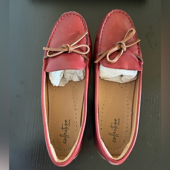 Clarks Leather Loafer - Picture 3 of 10